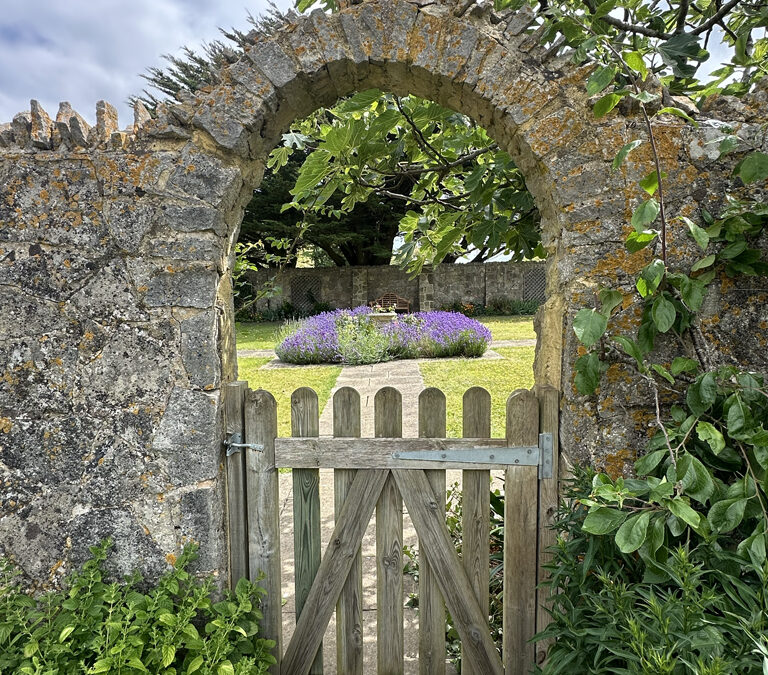 Q2 at  Florence House, 11-13 April